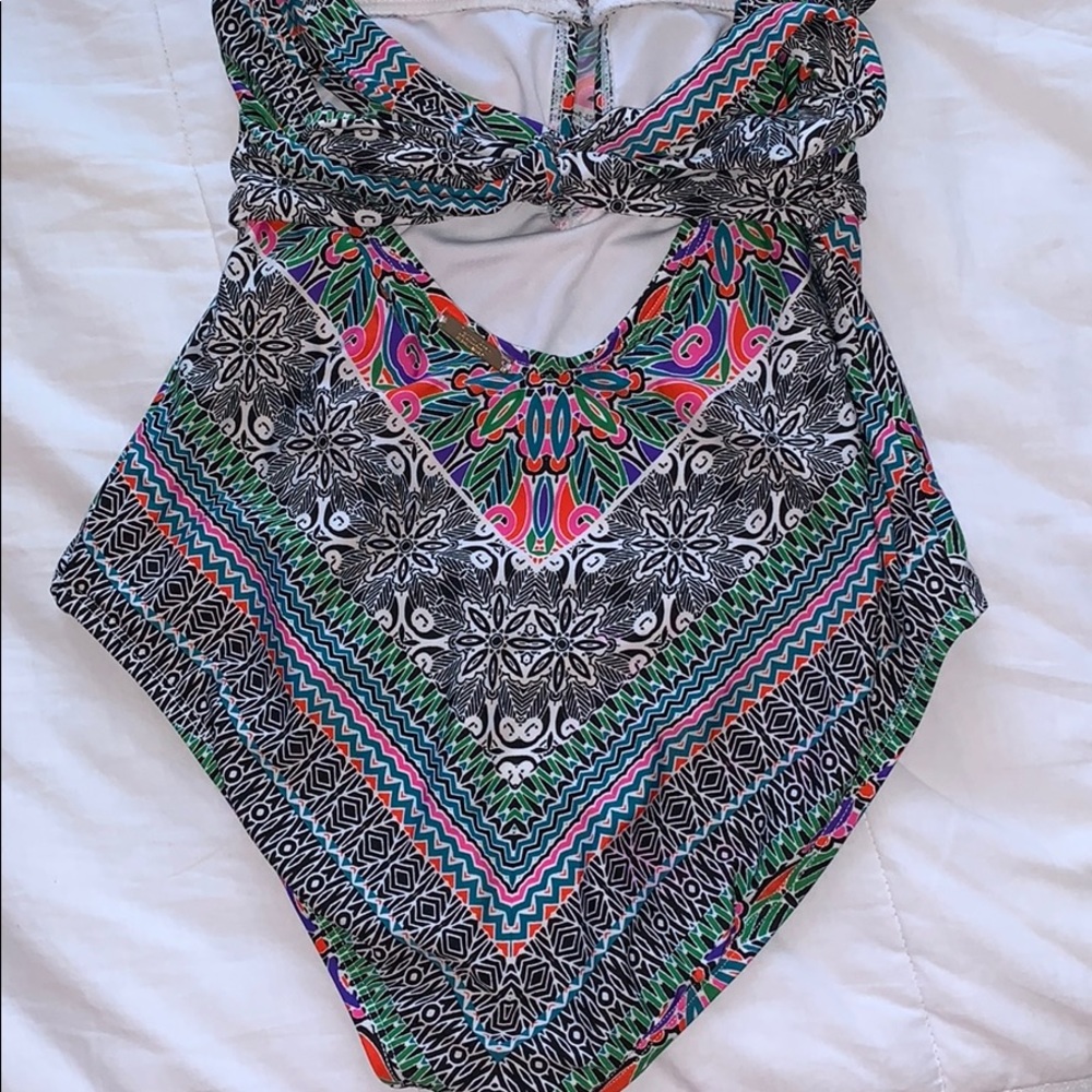 Swimsuit - Picture 4 of 4
